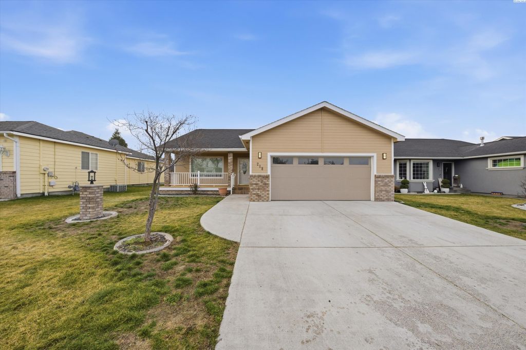 Photo of 218 Sun Willows Blvd, Pasco, WA 99301 (MLS # 290960)