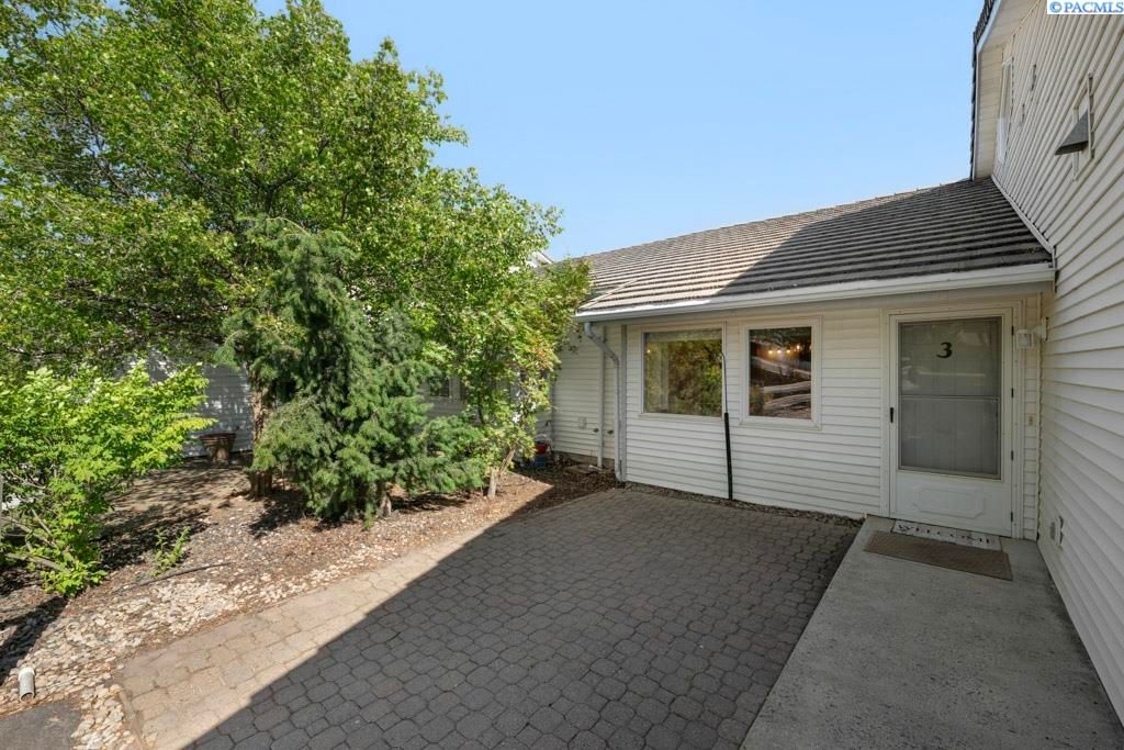 Photo of 545 SE Quail Ridge, #3 Dr, Pullman, WA 99163 (MLS # 285915)