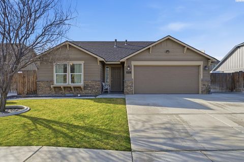 Photo of 5712 Middle Fork St, Pasco, WA 99301 (MLS # 290772)
