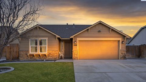 Photo of 5712 Middle Fork St, Pasco, WA 99301 (MLS # 290772)