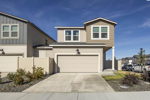 Photo of 10002 W 9th Place, Kennewick, WA 99336 (MLS # 288058)