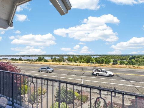 Photo of 2401 W Canal Dr #D-1, Kennewick, WA 99336 (MLS # 293434)