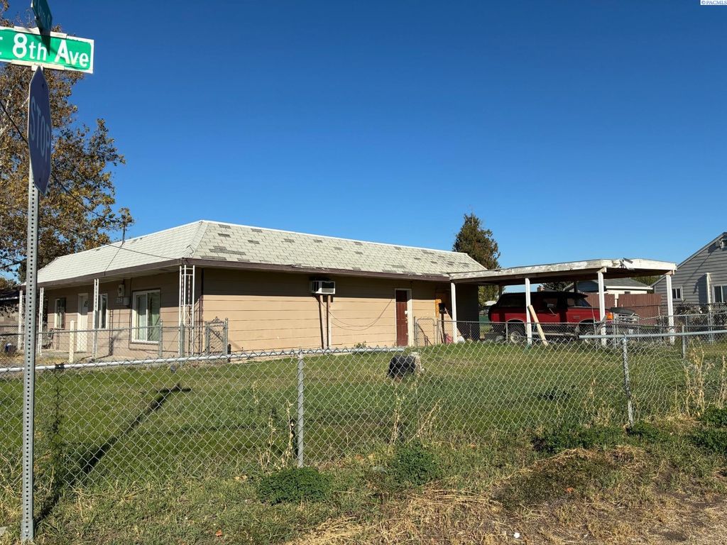 Photo of 719 S Gum St, Kennewick, WA 99356 (MLS # 288246)
