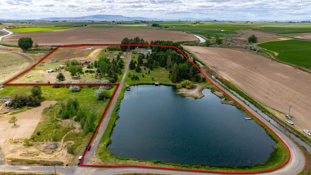 Photo of 4902 Fir Rd, Eltopia, WA 99330 (MLS # 289318)