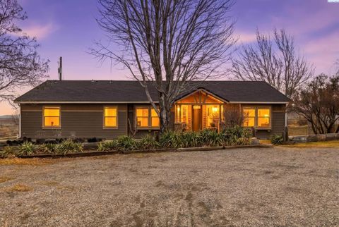 Photo of 47305 S 2066 Prse Pr, Kennewick, WA 99337 (MLS # 290160)