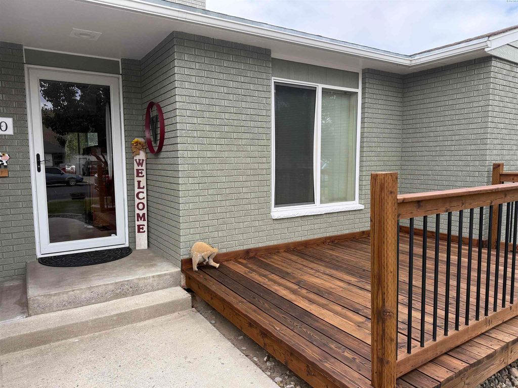 Photo of 1930 Benson Ave, Prosser, WA 99350 (MLS # 289633)