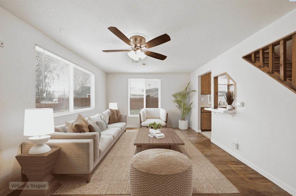 Photo of 803 9th St, Benton City, WA 99320 (MLS # 292157)