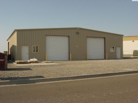 Photo of 1857 Bronco Lane #A, Richland, WA 99354 (MLS # 288870)