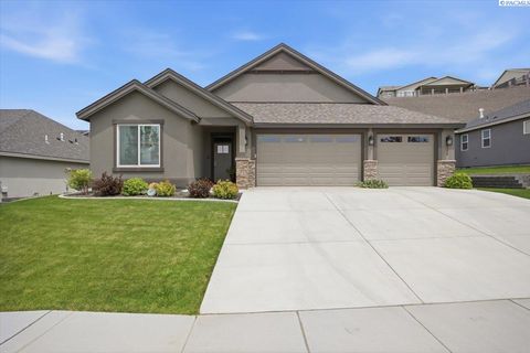 Photo of 2274 Legacy Lane, Richland, WA 99352 (MLS # 294138)