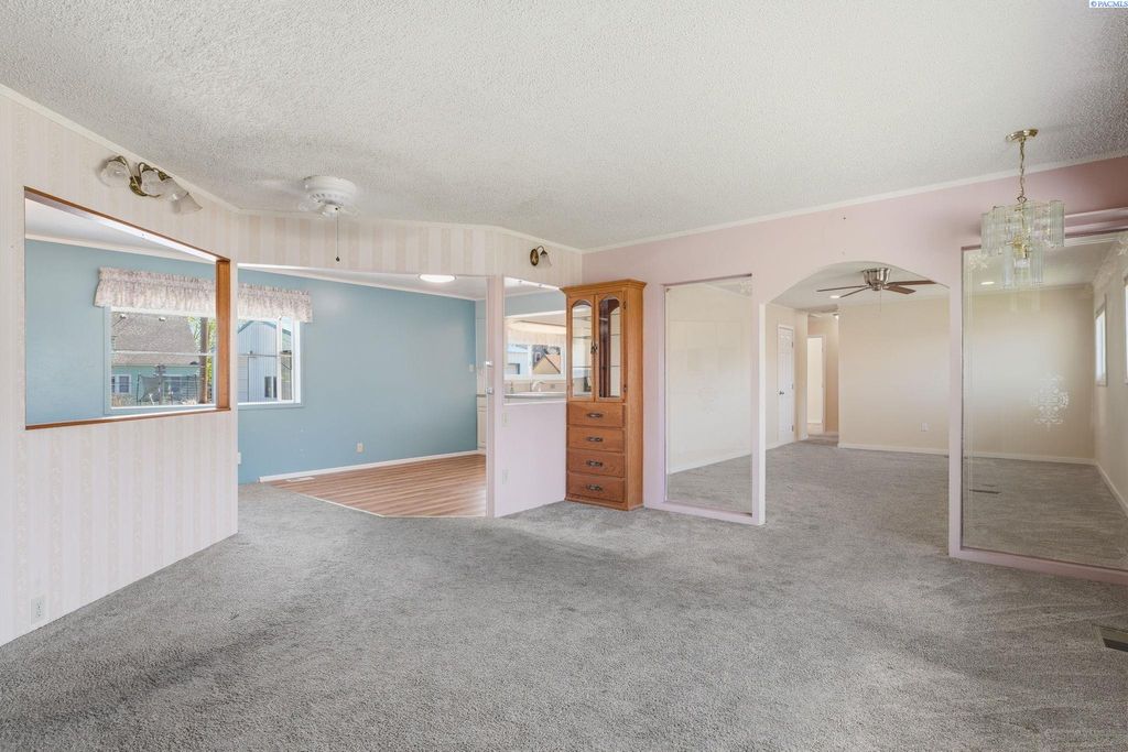 Photo of 1330 Farrell Ln, Richland, WA 99354 (MLS # 292204)