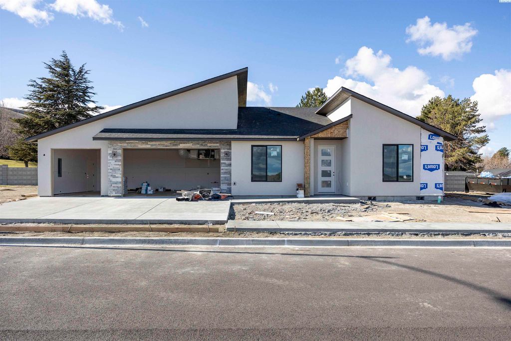 Photo of 2364 Lariat Lane, Richland, WA 99352 (MLS # 290670)