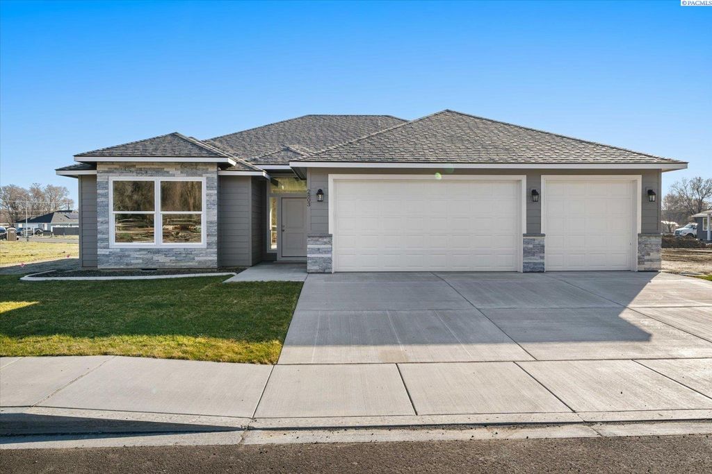 Photo of 2803 S Alder St, Kennewick, WA 99337 (MLS # 290931)