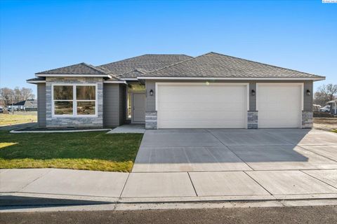 Photo of 2803 S Alder St, Kennewick, WA 99337 (MLS # 290931)