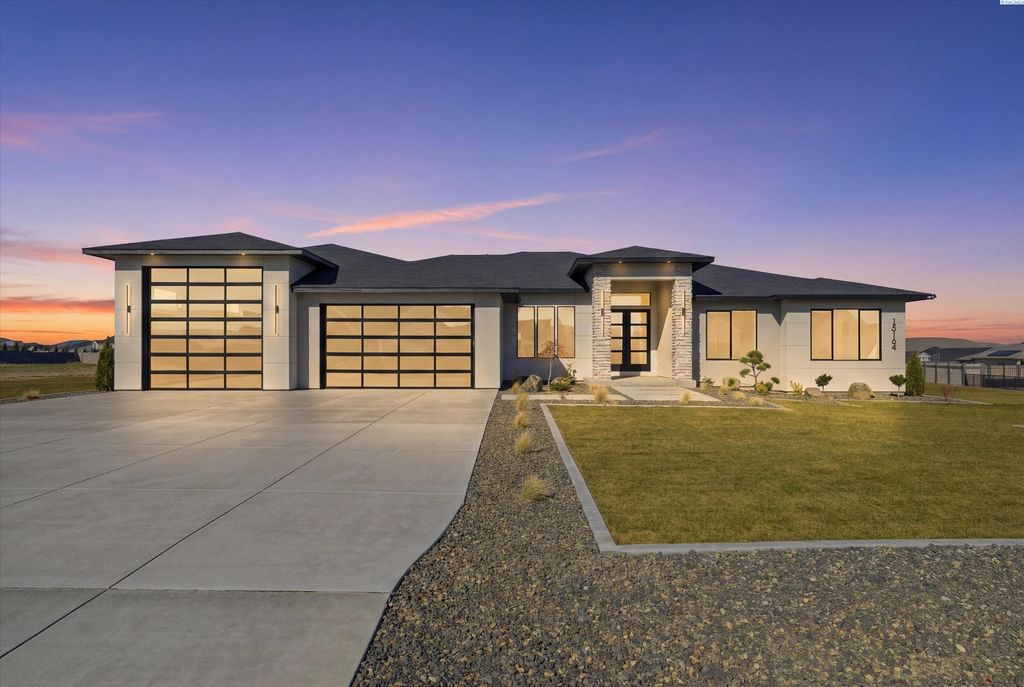 Photo of 15164 Furlong Ln, Kennewick, WA 99338 (MLS # 290934)