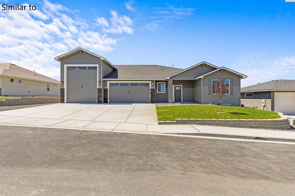 Photo of 987 Miraflores Ave, West Richland, WA 99353 (MLS # 289544)