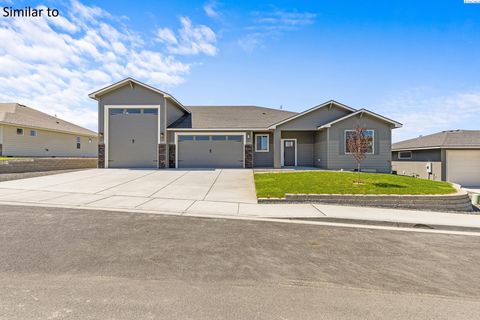 Photo of 987 Miraflores Ave, West Richland, WA 99353 (MLS # 289544)