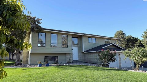 Photo of 5301 W 26th Ave, Kennewick, WA 99338 (MLS # 288008)