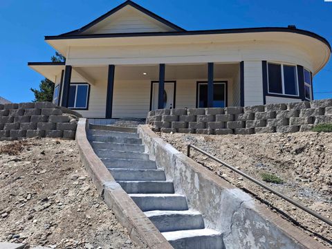 Photo of 805 Crescent Ave, Sunnyside, WA 98944 (MLS # 289970)