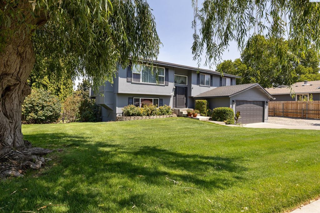 Photo of 6050 W 20th Ave, Kennewick, WA 99338 (MLS # 288693)