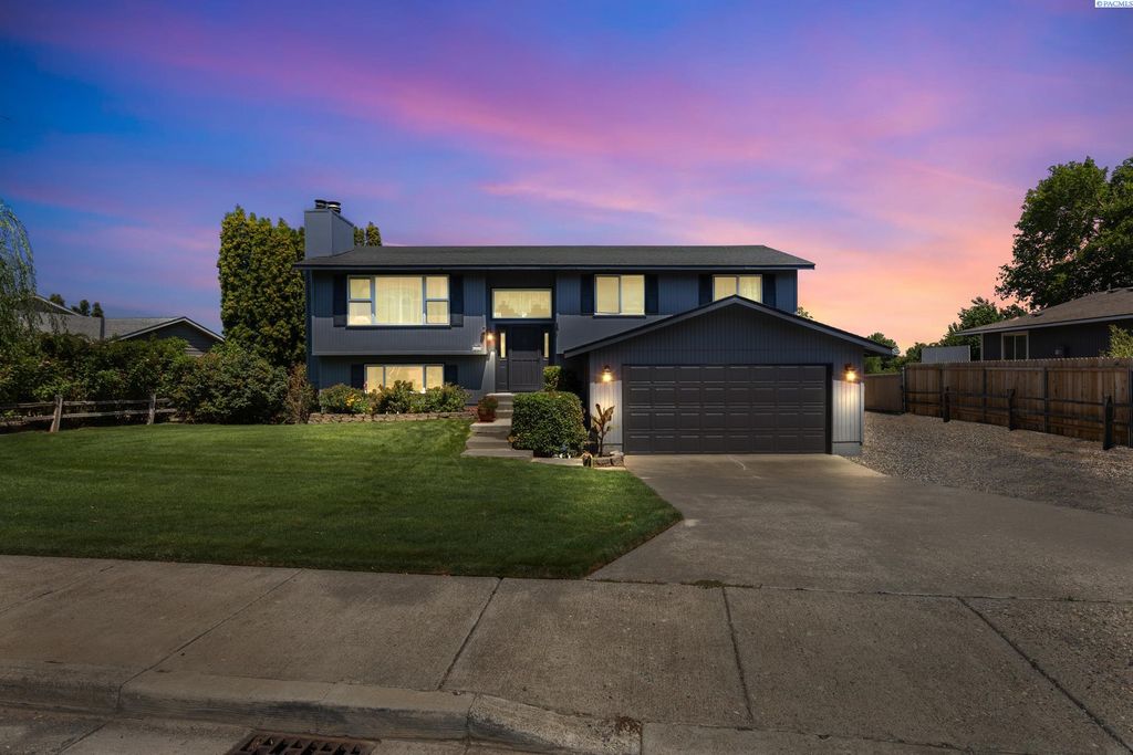 Photo of 6050 W 20th Ave, Kennewick, WA 99338 (MLS # 288693)