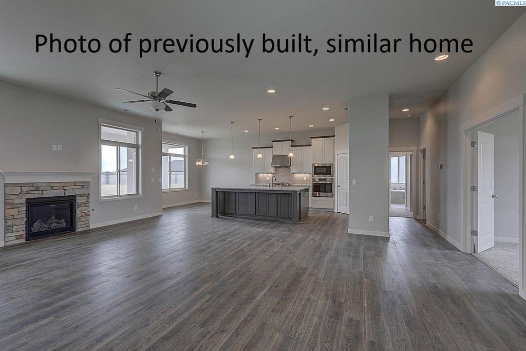 Photo of 6717 Lazy B Dr, Pasco, WA 99301 (MLS # 292382)
