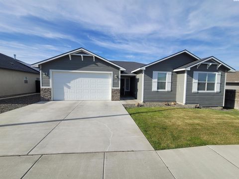 Photo of 6018 W 41st Avenue, Kennewick, WA 99338 (MLS # 291749)
