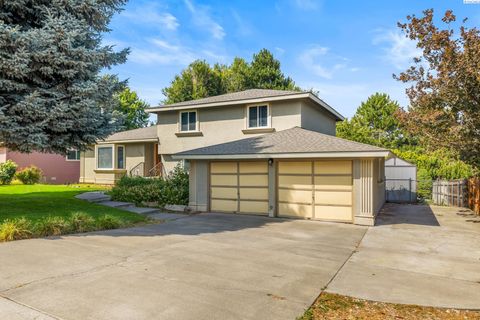 Photo of 1124 W 14th Ave, Kennewick, WA 99337 (MLS # 289691)