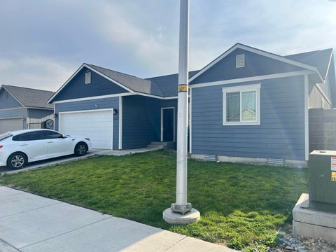 Photo of 1621 Ayshire St, Sunnyside, WA 98944 (MLS # 294428)