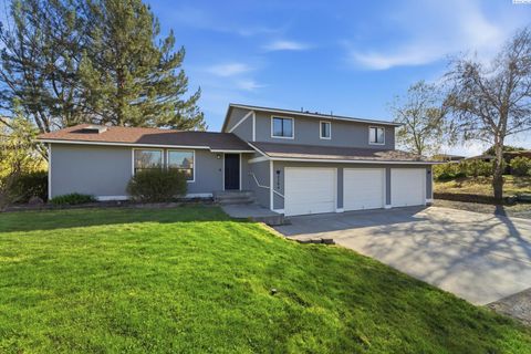 Photo of 4204 S Bermuda, Kennewick, WA 99336 (MLS # 292604)