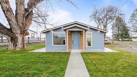 Photo of 201106 E Perkins Road, Kennewick, WA 99337 (MLS # 289617)