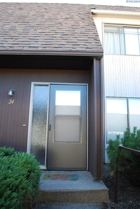 Photo of 600 SW Crestview #24 St, Pullman, WA 99163 (MLS # 290501)