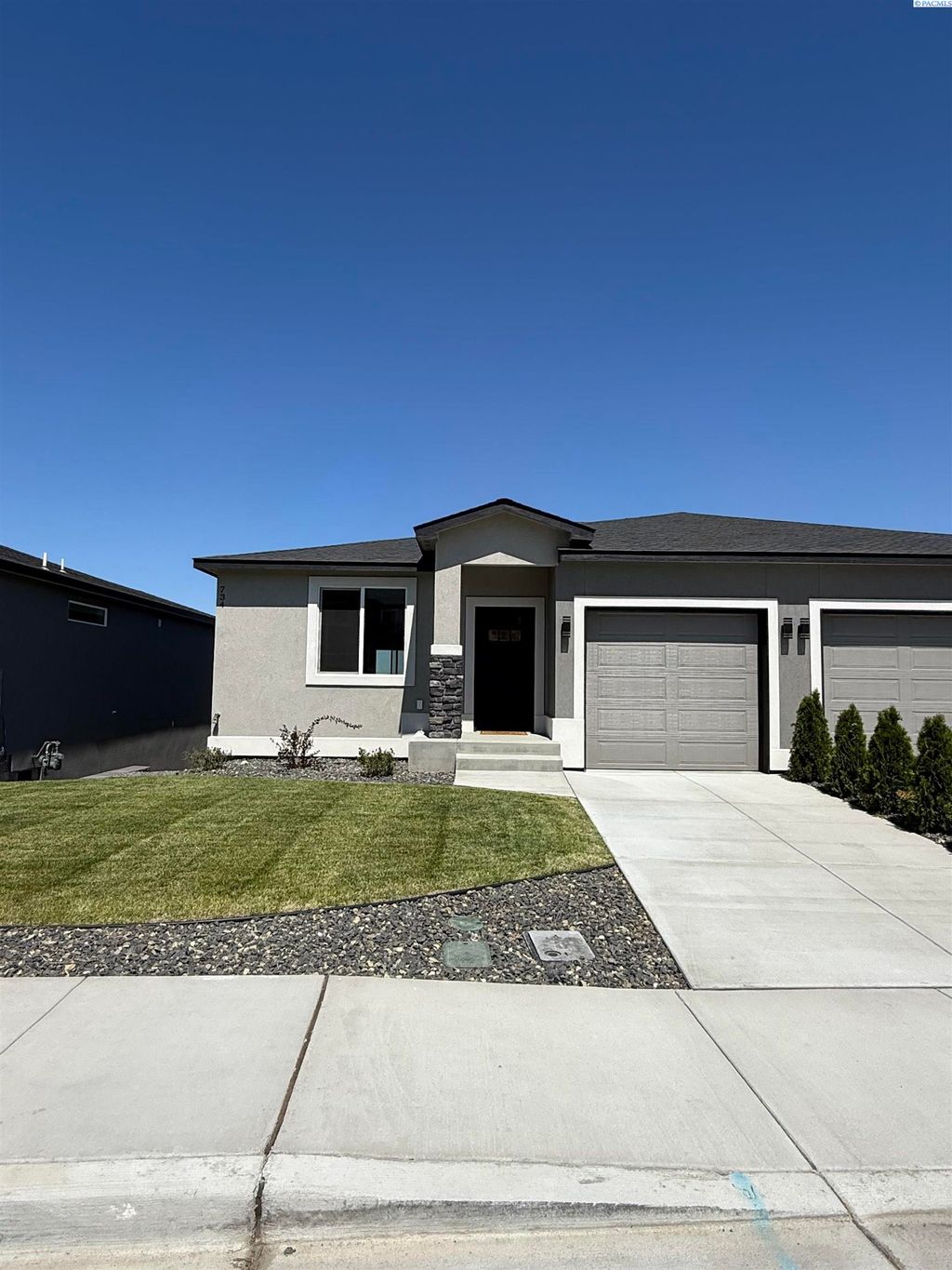Photo of 734 Rio Vista Loop #Lot51, Richland, WA 99352 (MLS # 290221)