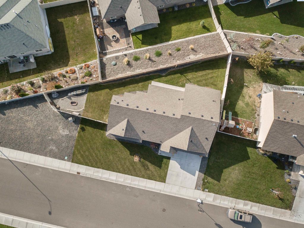 Photo of 5704 Belmont Dr, Pasco, WA 99301 (MLS # 291779)