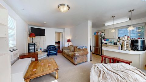 Photo of 332 NW Webb St, Pullman, WA 99163 (MLS # 287811)