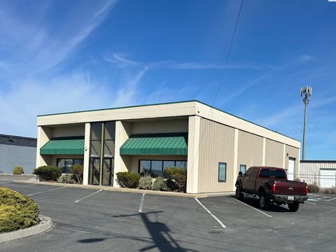 Photo of 2407 N Commercial Ave #B, Pasco, WA (MLS # 287568)