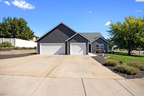 Photo of 5600 Kirkwood Ln, West Richland, WA 99353 (MLS # 287594)
