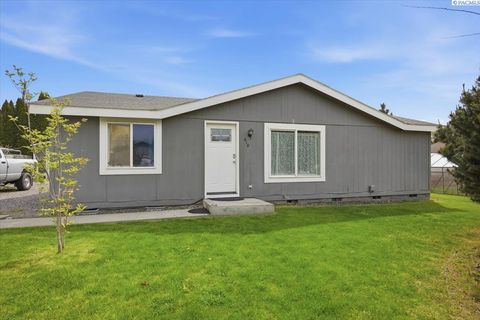 Photo of 410 Aspen Ct, Benton City, WA 99320 (MLS # 292293)