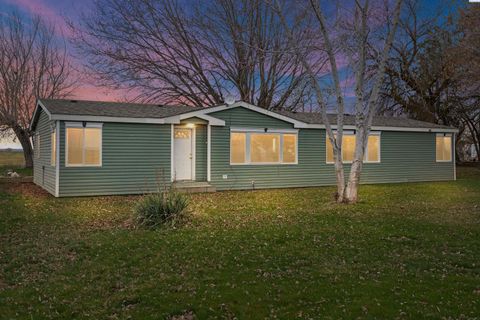 Photo of 16487 Road 3 Nw, Quincy, WA 98848 (MLS # 291204)