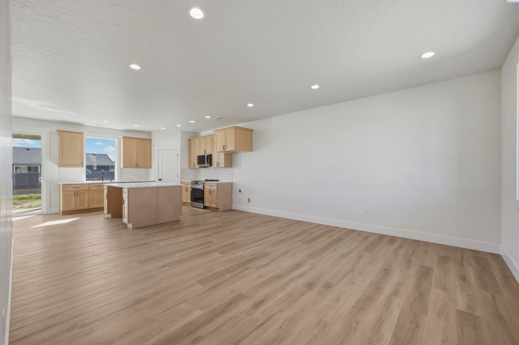 Photo of 308 Victoria Street, Sunnyside, WA 98944 (MLS # 292217)