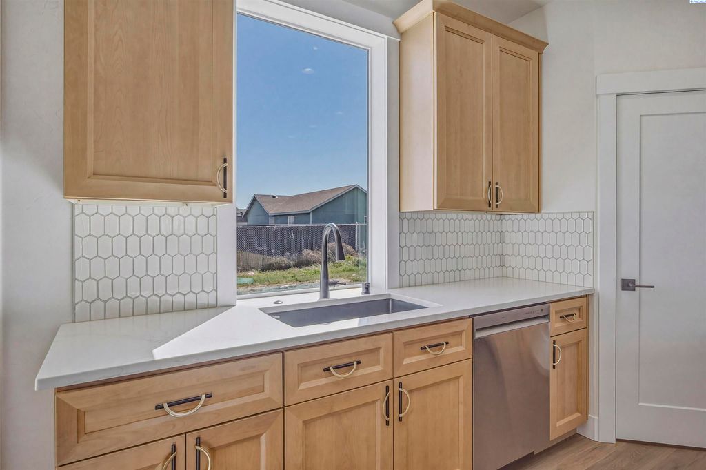 Photo of 308 Victoria Street, Sunnyside, WA 98944 (MLS # 292217)