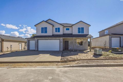 Photo of 308 Victoria Street, Sunnyside, WA 98944 (MLS # 292217)
