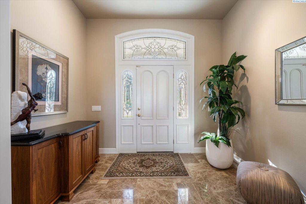 Photo of 2630 Quarterhorse Way, Richland, WA 99352 (MLS # 292298)