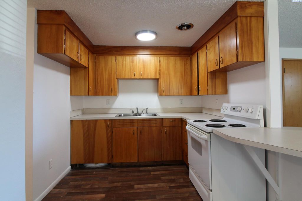 Photo of 1707 W 7th Ave #A, Kennewick, WA 99336 (MLS # 289654)