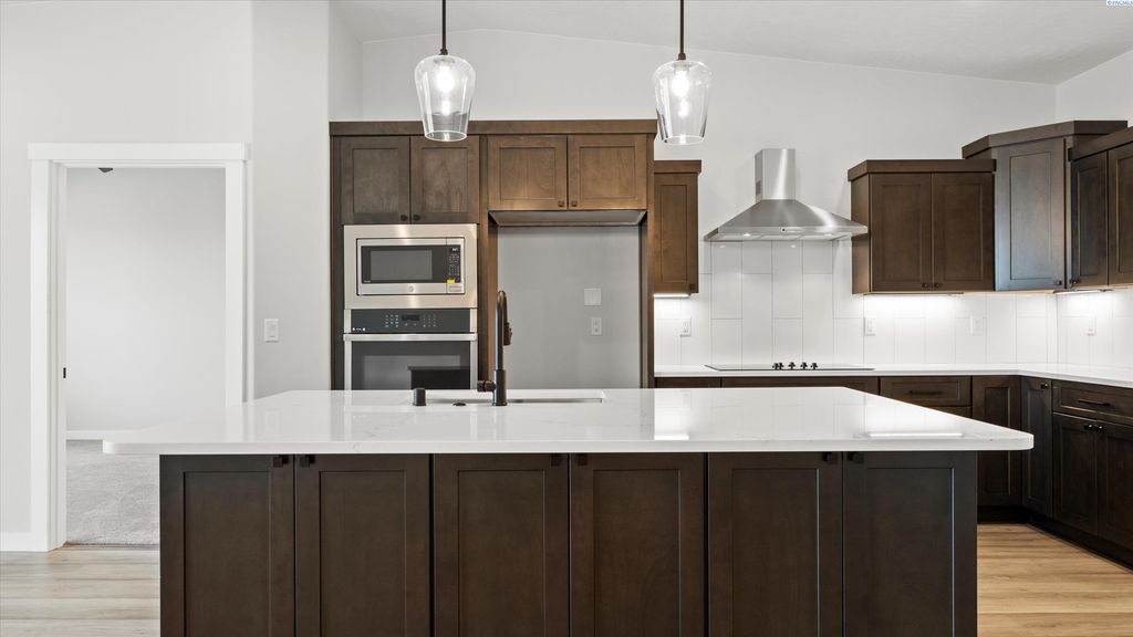 Photo of 1322 Kalani Ct, West Richland, WA 99353 (MLS # 292538)