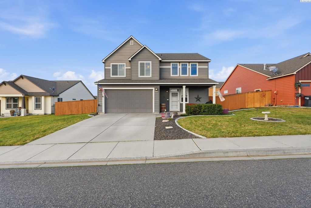 Photo of 6306 Landsdowne Ct, Pasco, WA 99301 (MLS # 289704)