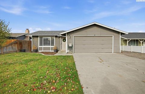 Photo of 118 W 23rd Place, Kennewick, WA 99337 (MLS # 291694)