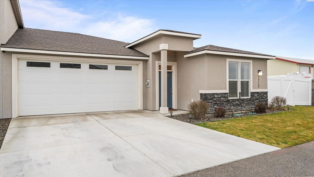 Photo of 2717 Serenity Ct, West Richland, WA 99353 (MLS # 290063)