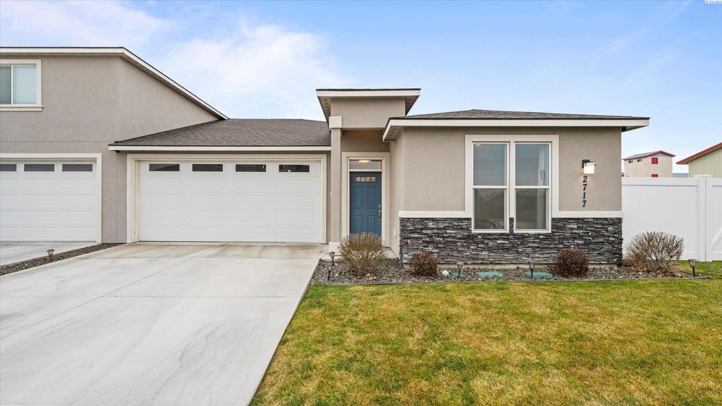 Photo of 2717 Serenity Ct, West Richland, WA 99353 (MLS # 290063)