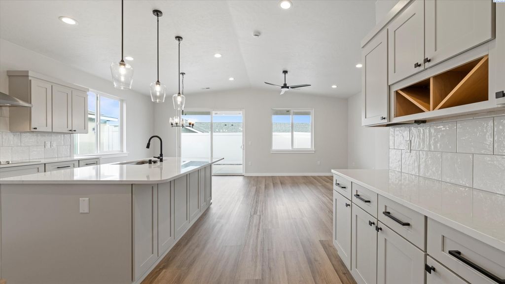 Photo of 1356 Kalani Ct, West Richland, WA 99353 (MLS # 288382)