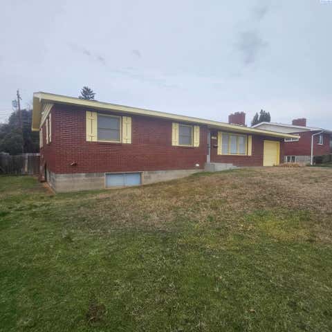 Photo of 704 Euclid St, Grandview, WA 98930 (MLS # 294943)